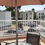 Apartment Assimetric - Only 100M To Beach